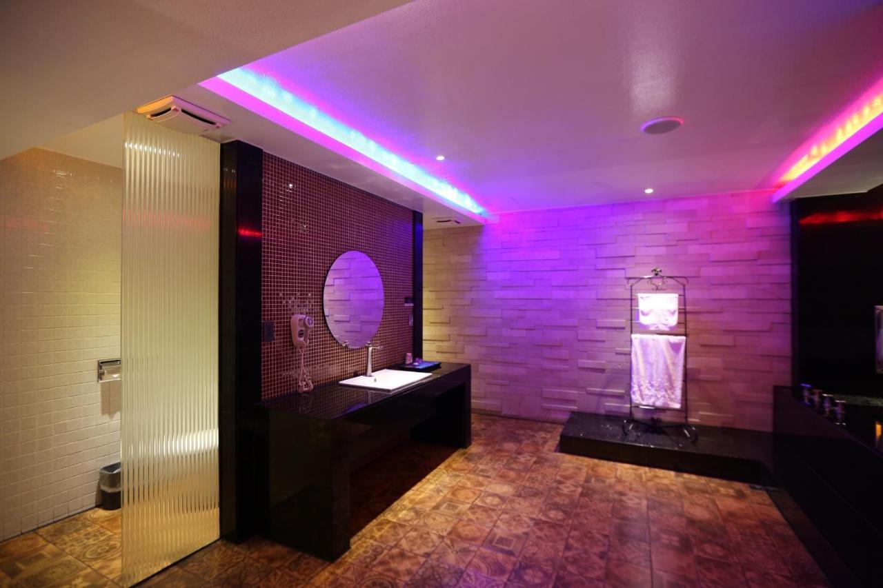 Yosemite Motel - Taiyuan Branch Taichung Luaran gambar