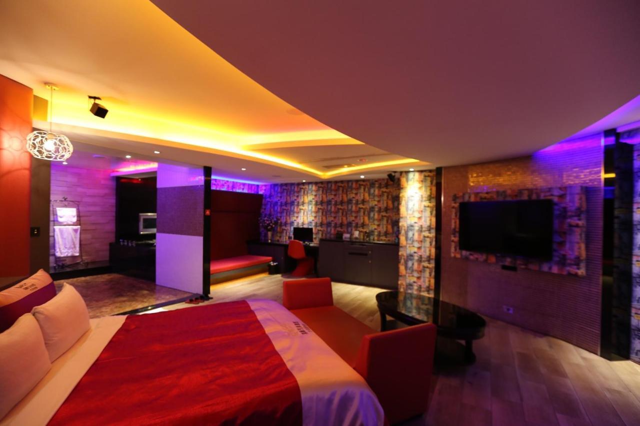 Yosemite Motel - Taiyuan Branch Taichung Luaran gambar